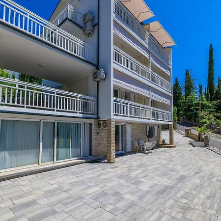 Apartment Grosses Nur 300 Meter Zum Mit Meerblick Und Waschmaschine Dramalj